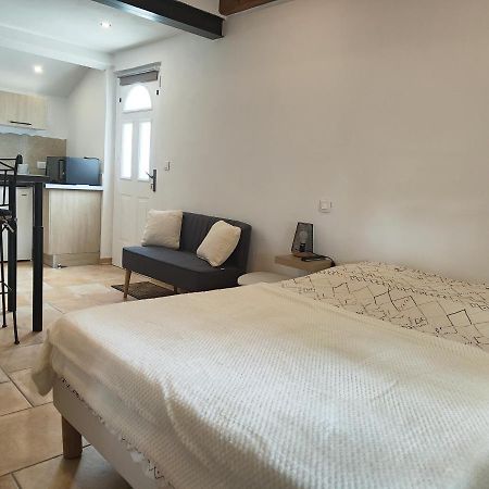 Studio Au Calme Avec Piscine Et Toutes Les Commodites Necessaires Le Thor Luaran gambar