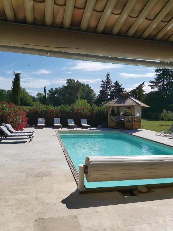 Studio Au Calme Avec Piscine Et Toutes Les Commodites Necessaires Le Thor Luaran gambar