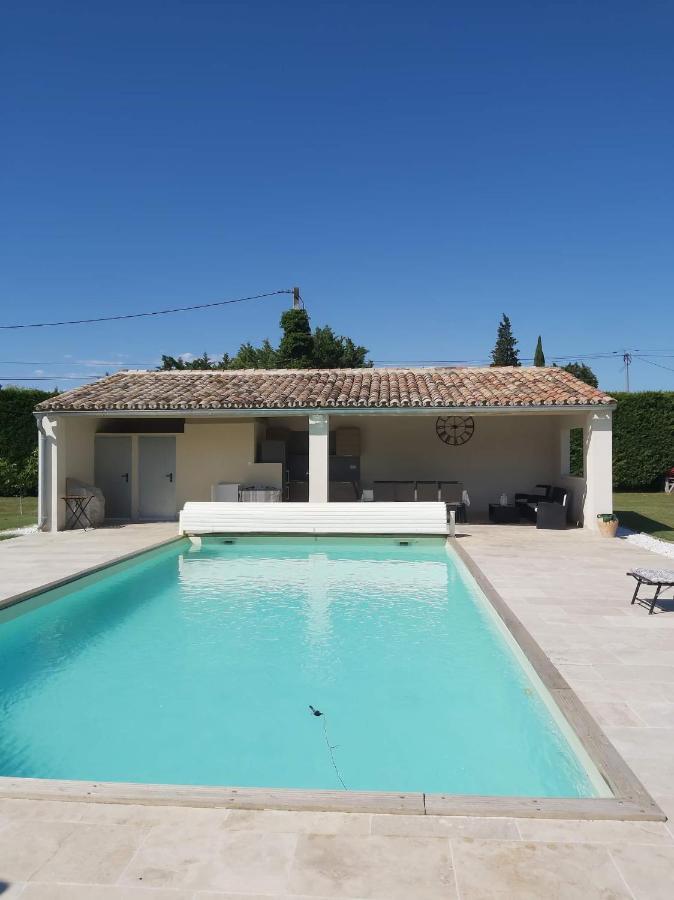 Studio Au Calme Avec Piscine Et Toutes Les Commodites Necessaires Le Thor Luaran gambar